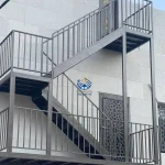 سلالم طوارئ حديد